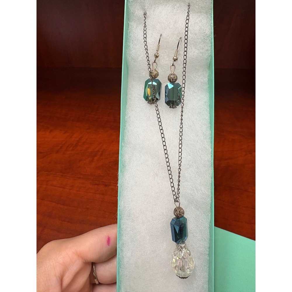 Iridescent Teal Crystal Necklace Earrings Set Gunmetal Jewelry